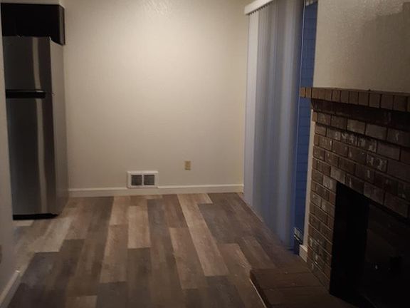 4th image of 9615 52nd Avenue Ct E #B