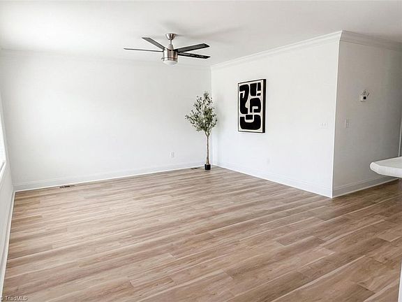 3rd image of 184 1st Cir