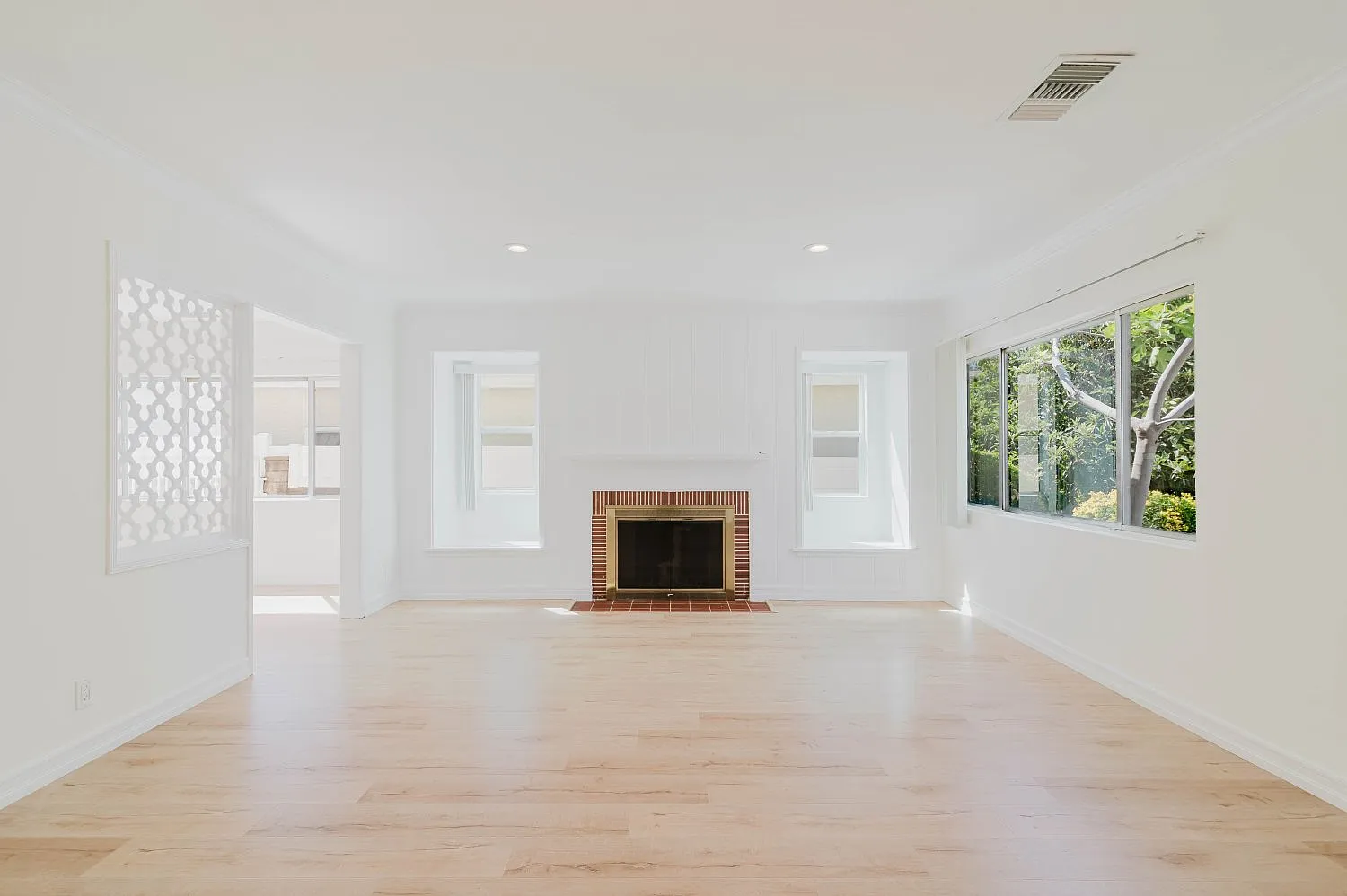 3 bed, 1700 sqft, $5,950 — Photo 4