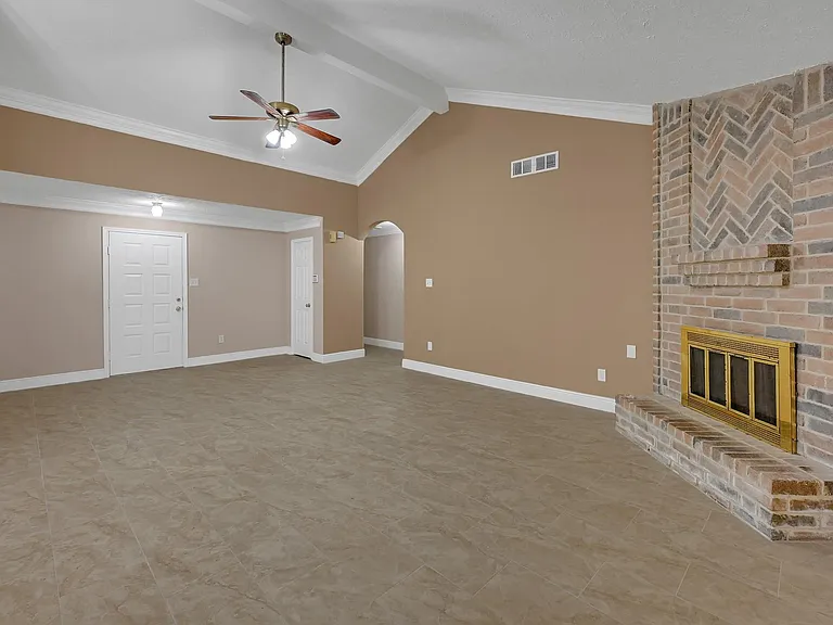 2910 Norwich St — Photo 5