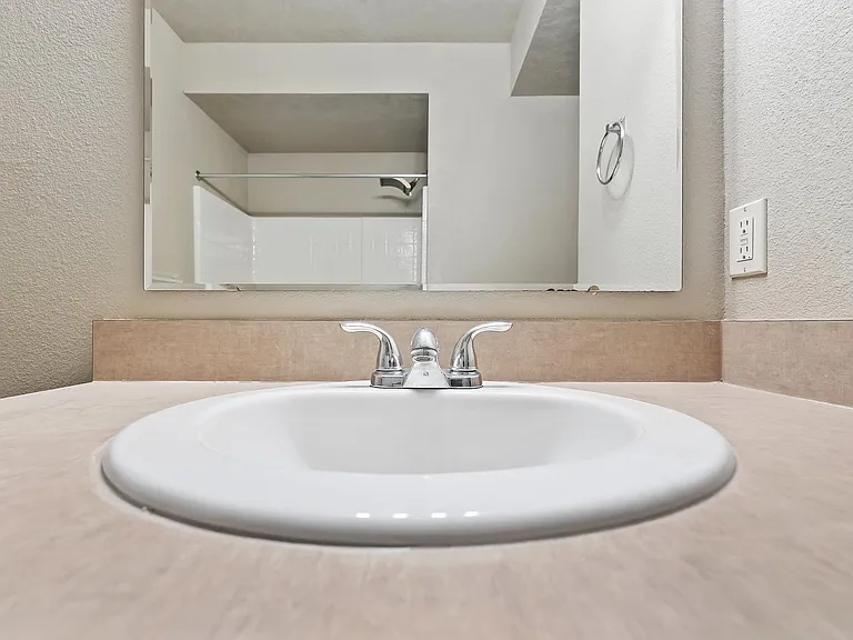 Aspen Creek Apartments — Photo 35
