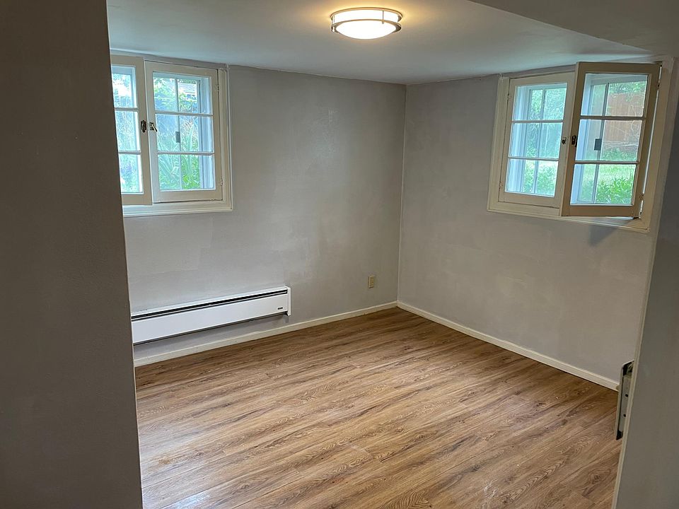 2nd image of 517 W Mulberry St #2