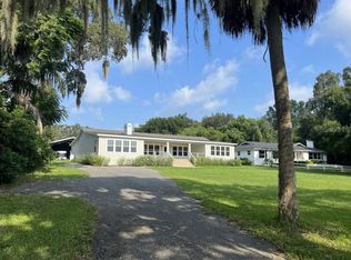 9123 Silver Lake Dr, Leesburg, FL 34788