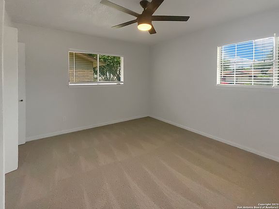 5th image of 4835 PARMENTER ST