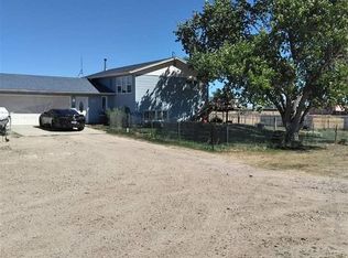 26 N Badger Rd, Glenrock, WY 82637