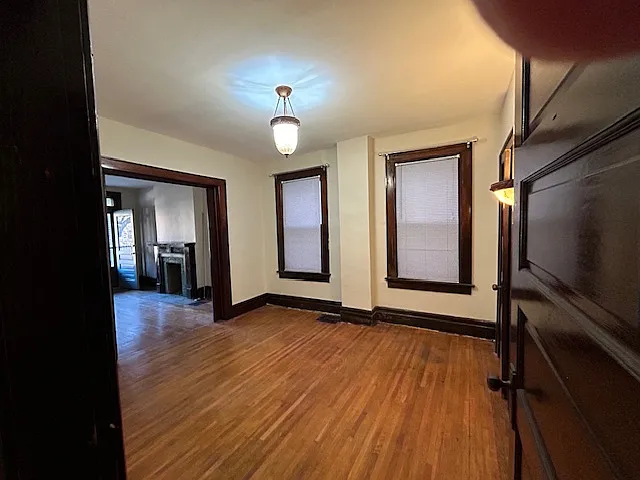 2 bed, 1000 sqft, $1,700 — Photo 4