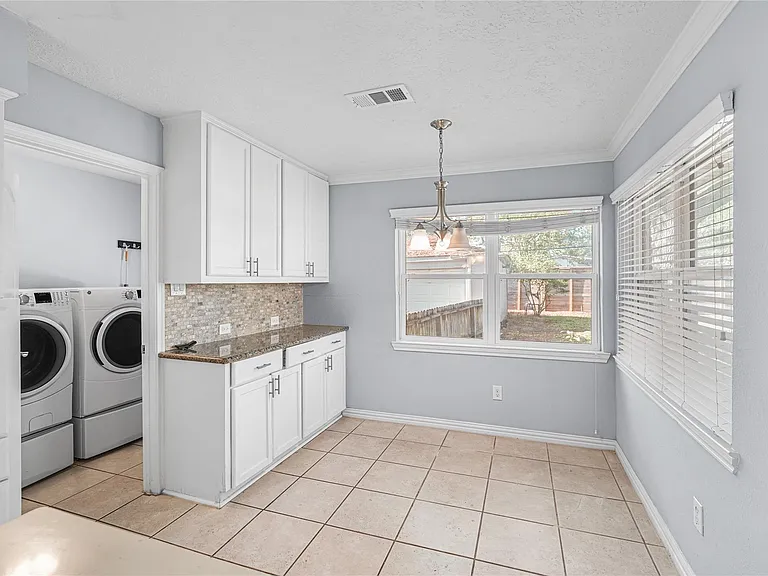 6002 McKnight St — Photo 8