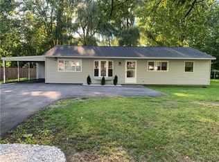 8821 Oswego Rd, Clay, NY 13041