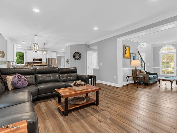 4th image of 66 Vardon Way
