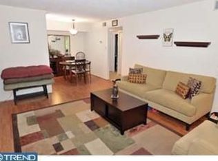 7305 Hilltop Dr, Brookhaven, PA 19015