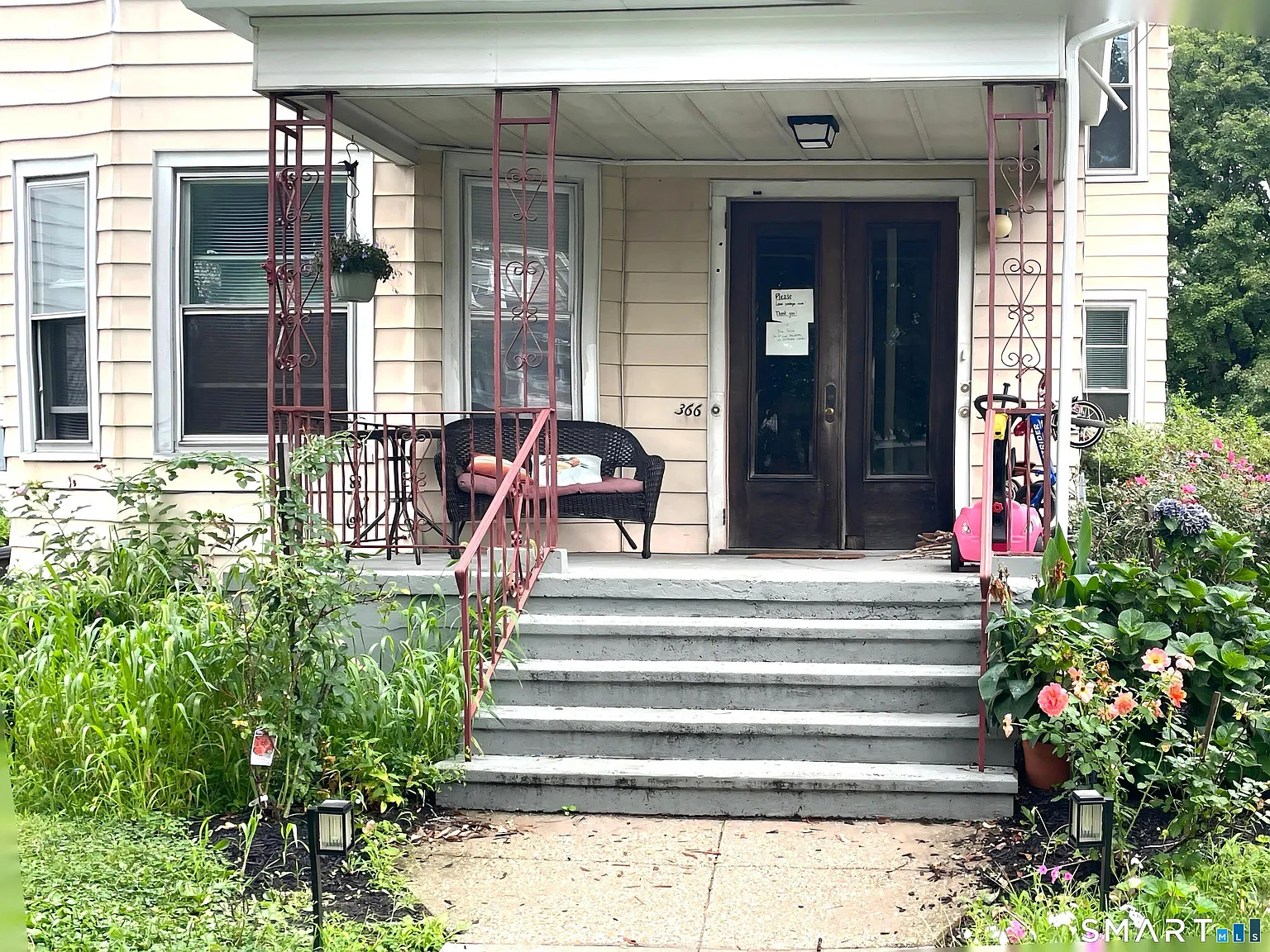 2 bed, 1.0 bath, 1196 sqft, $2,250 — Photo 1