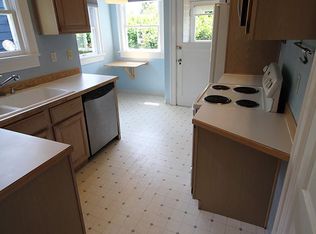 917 N 84th St, Seattle, WA 98103