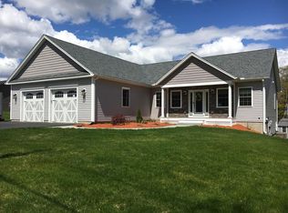 38 Chapel St, Gardner, MA 01440