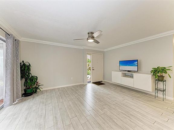 5th image of 764 N JEFFERSON AVENUE #764