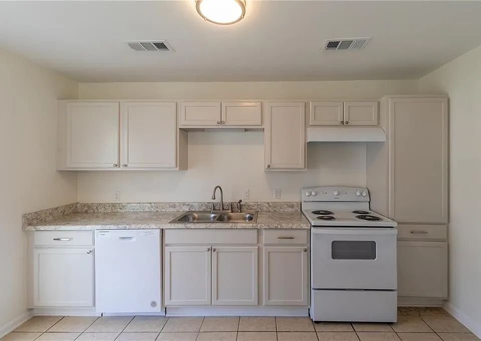 1st image of 106 Mallard Dr Unit B