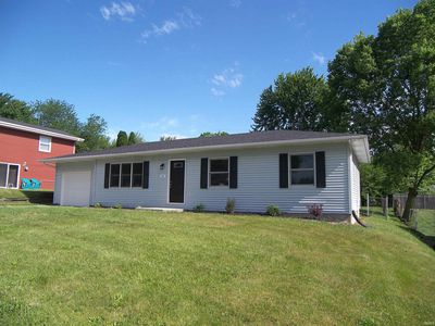 402 W Pickwick Dr, Syracuse, IN, 46567