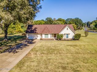 8200 Oakwood Ln, Olive Branch, MS 38654