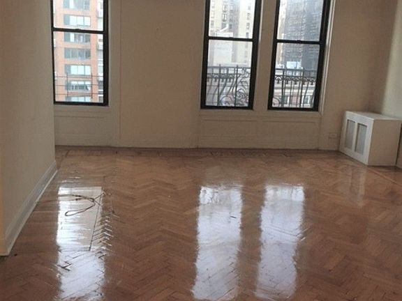 2nd image of 175 W 72nd St APT 8E