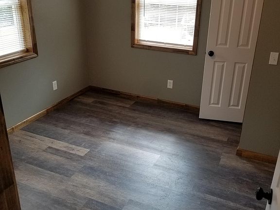 5th image of 130 Teresa St