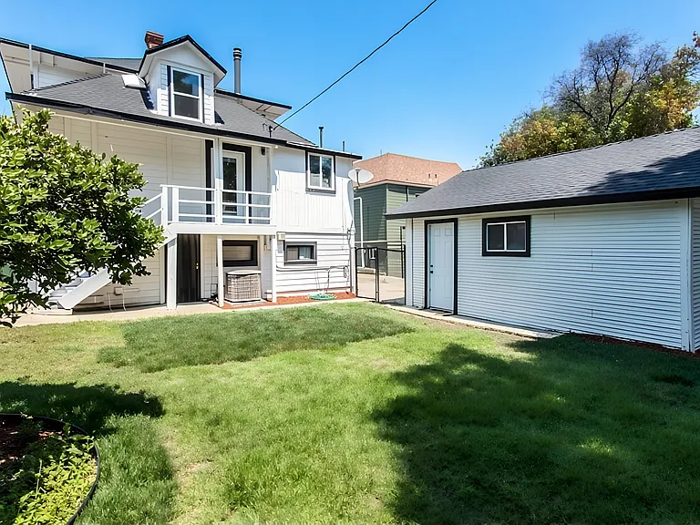 4224 Brockton Ave — Photo 20