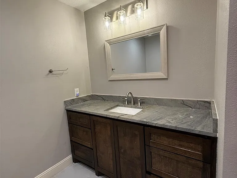 4406 Mallard Dr — Photo 9
