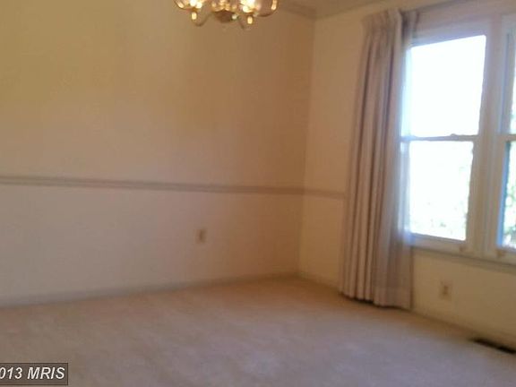 5th image of 4233 Cherry Valley Dr
