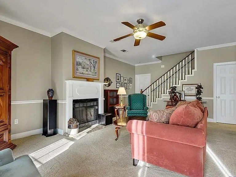 1341 Patrick Dr — Photo 2
