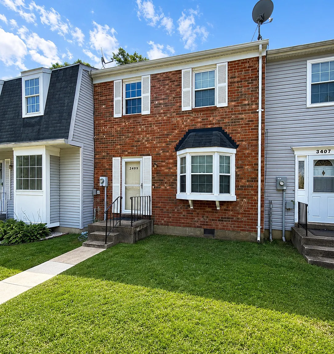 3 bed, 1.5 bath, 1232 sqft, $2,250 — Photo 2