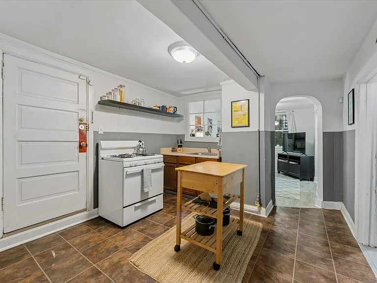 1742 W Julian St #G — Photo 3