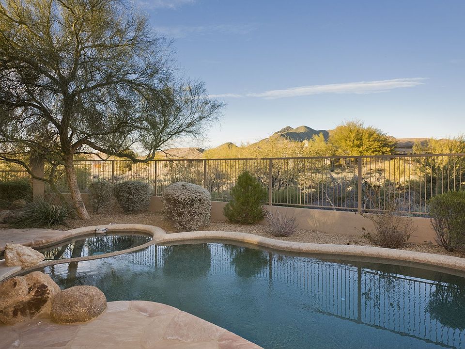 Mountain Views from Pebble tec Pool/Spa