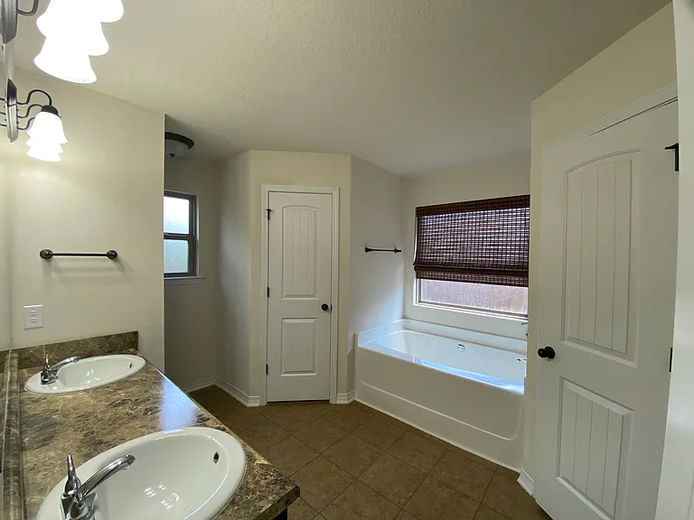8466 Island Dr — Photo 20