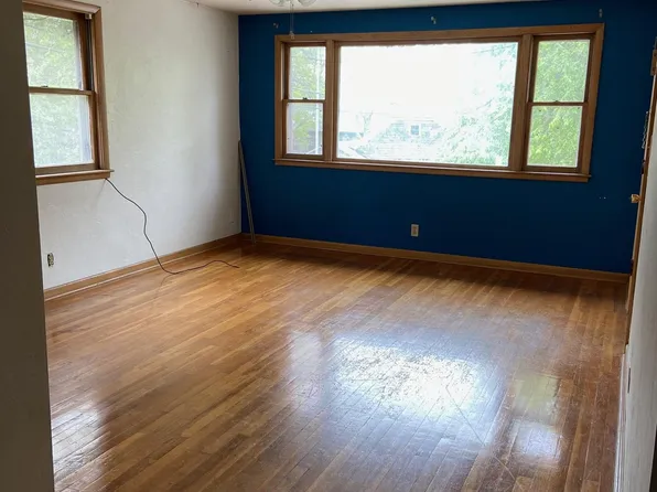 1018 S 16th St APT 2, Lincoln, NE 68508