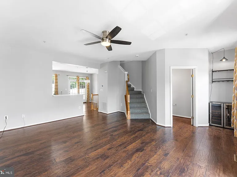4004 Meadow Trail Ln — Photo 9