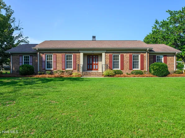 1106 Crestview Drive, Tarboro, NC 27886