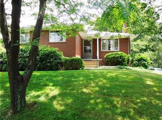 2129 Pococen Dr, Coraopolis, PA 15108