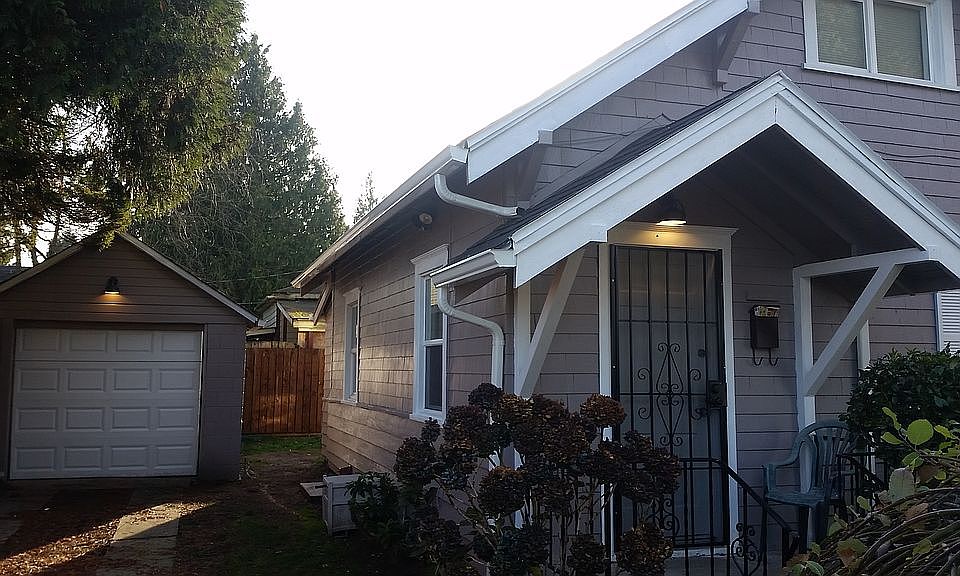 1st image of 2610 S 11th St