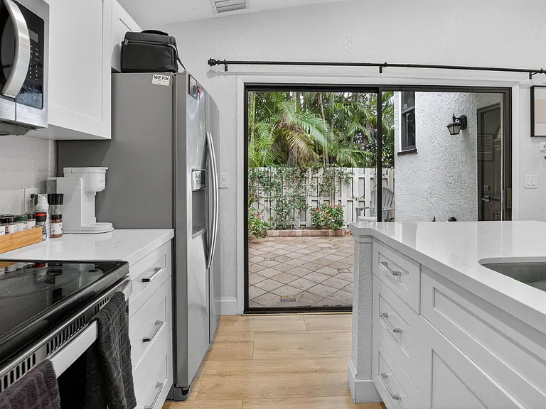 22270 Pineapple Walk Dr — Photo 8