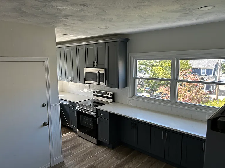 320-322 Eaton St #2 — Photo 7