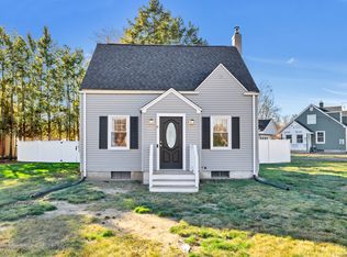 8 Fern St, Windsor Locks, CT 06096