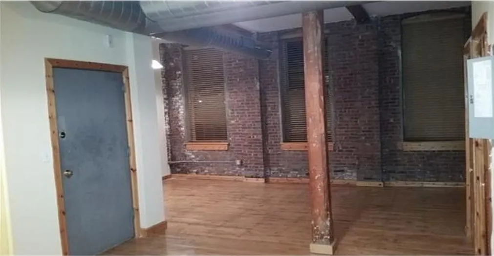 325 Lafayette St — Photo 2