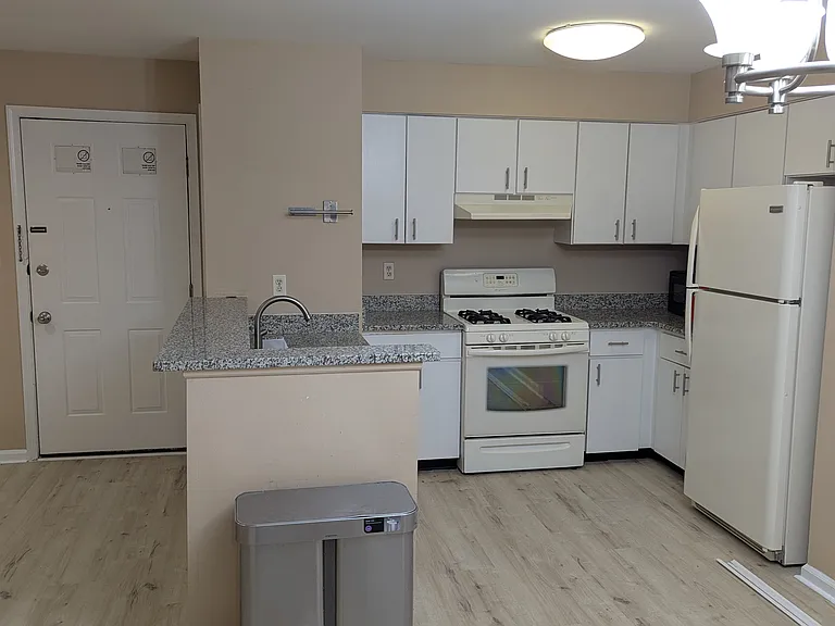 274 Crosspointe Dr — Photo 9