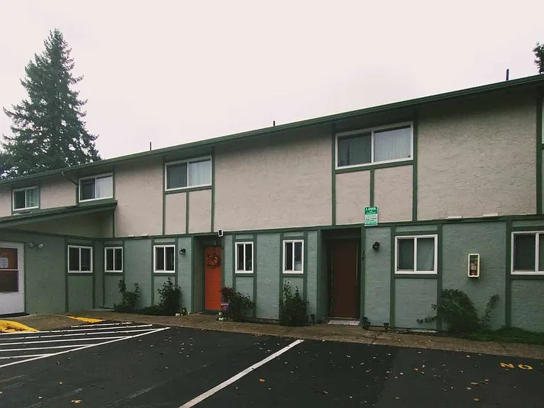 Country Pines Townhomes — Photo 38