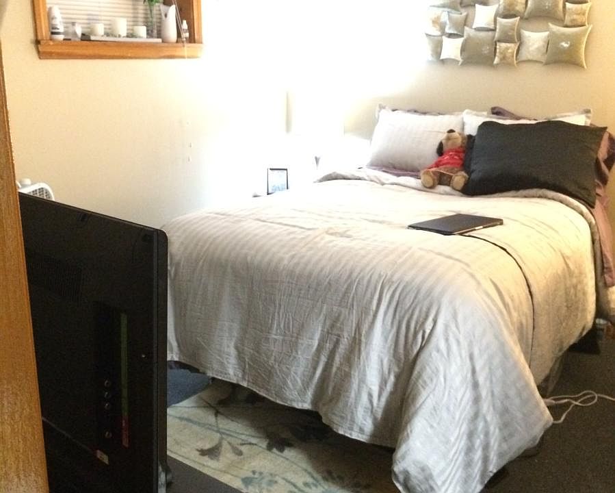 2nd image of 507 Ferry St