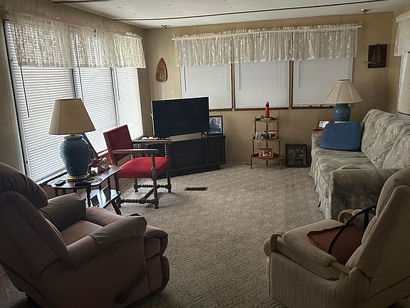 5th image of 6950 SE Ridgeway Terrace