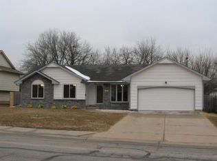 1601 E James St, Derby, KS 67037