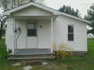 995 Lynn St, Sumner, MI 48889