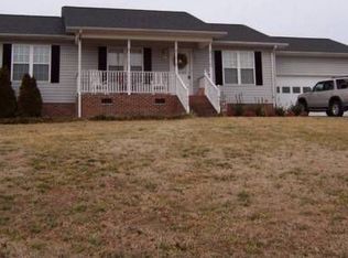 1675 Farmington Hills Dr, Conover, NC 28613
