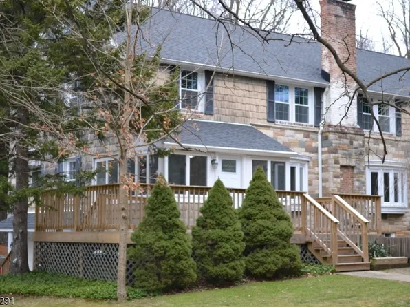 3 Meadow Dr, Warren, NJ 07059