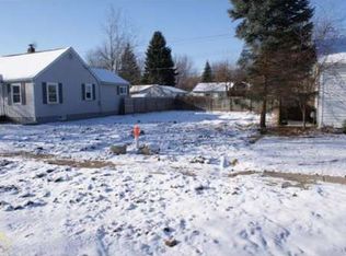 1115 Adams St, Lapeer, MI