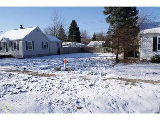 1115 Adams St photo 1